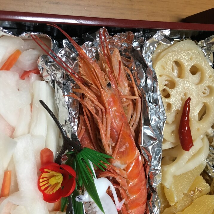 おせちに、海老の尾頭付き薄甘煮